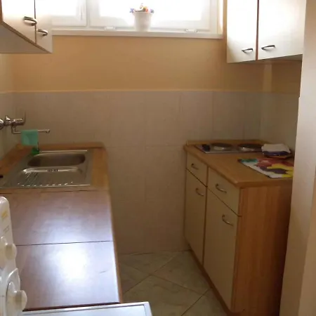 In - Balaton 18466 Balatonfenyves